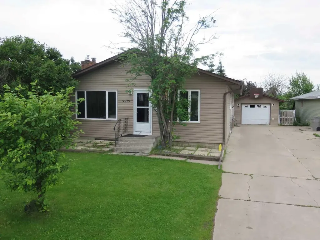9219 97 Avenue Grande Prairie AB T8V 5K7