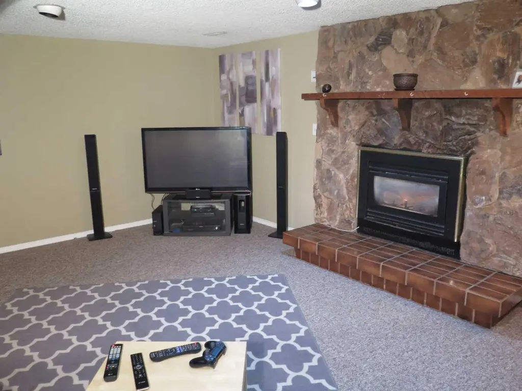 9219 97 Avenue Grande Prairie AB T8V 5K7