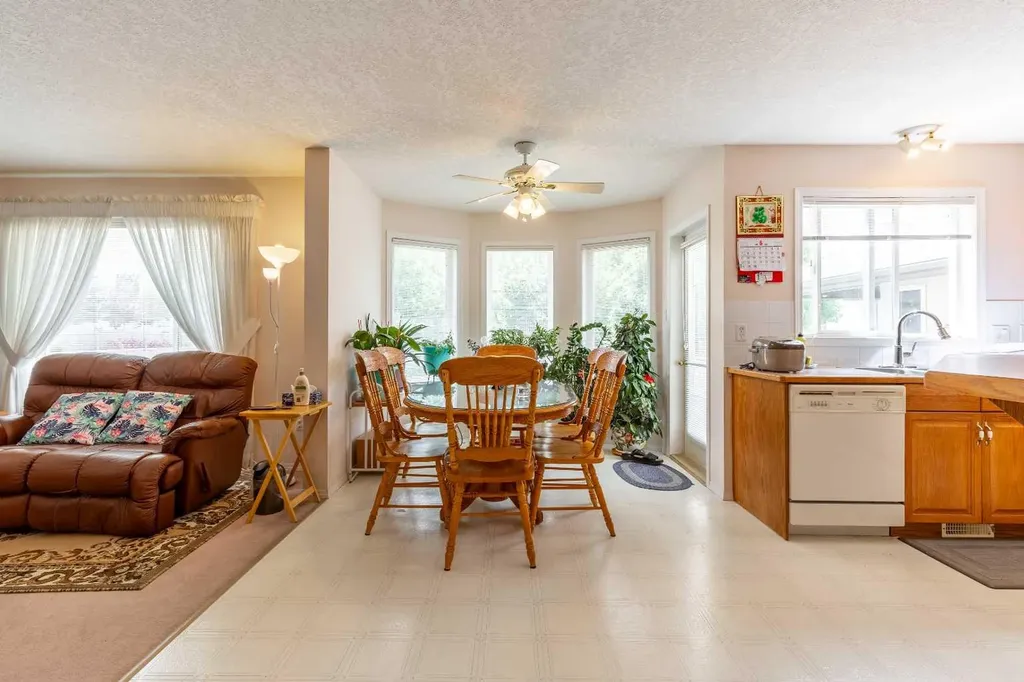 6 Fairmont Cove S Lethbridge AB T1K 7M7