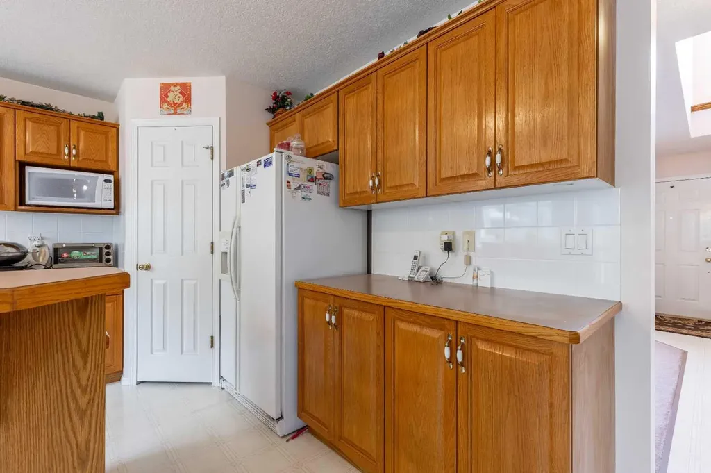 6 Fairmont Cove S Lethbridge AB T1K 7M7