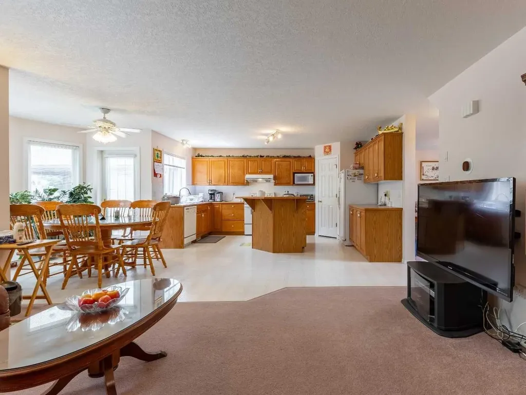 6 Fairmont Cove S Lethbridge AB T1K 7M7