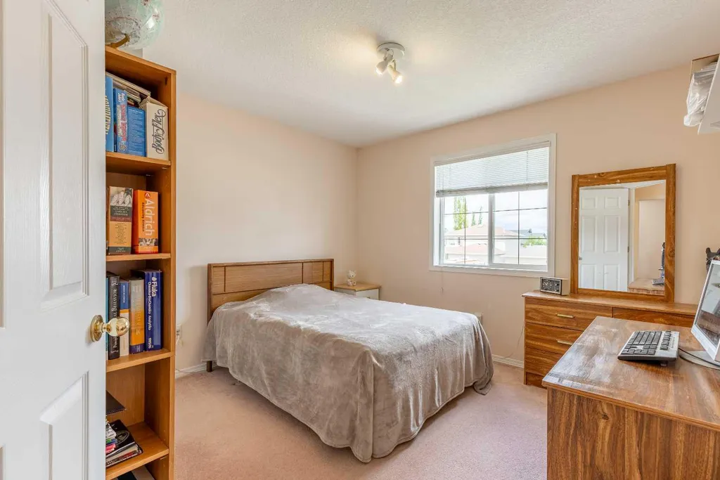 6 Fairmont Cove S Lethbridge AB T1K 7M7
