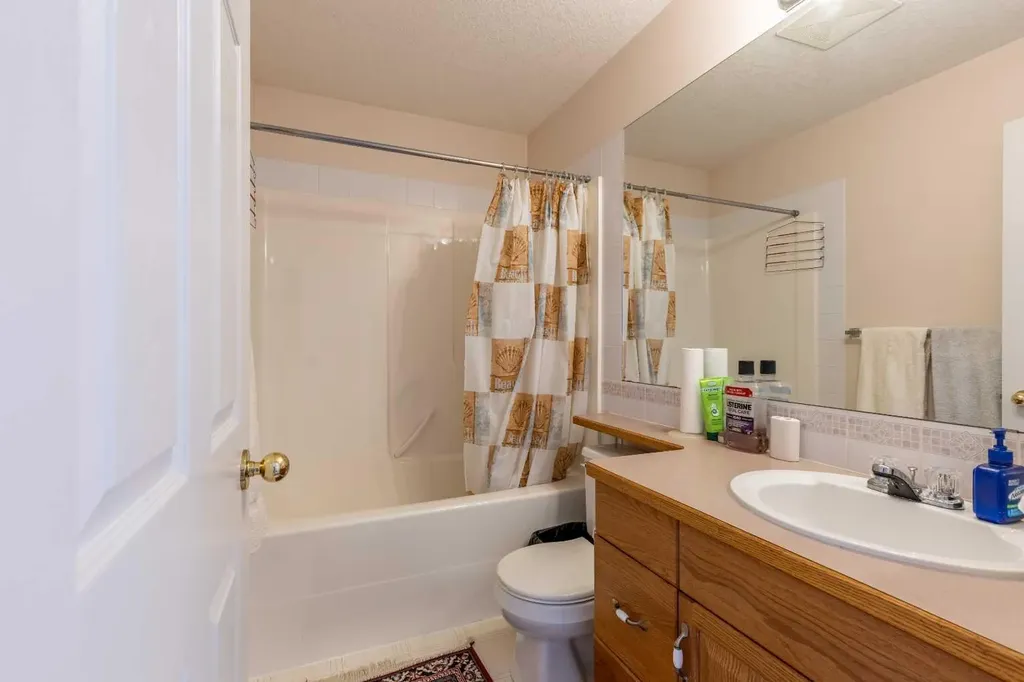 6 Fairmont Cove S Lethbridge AB T1K 7M7