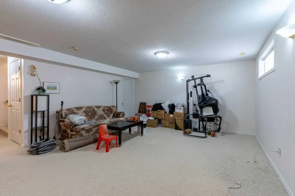 6 Fairmont Cove S Lethbridge AB T1K 7M7