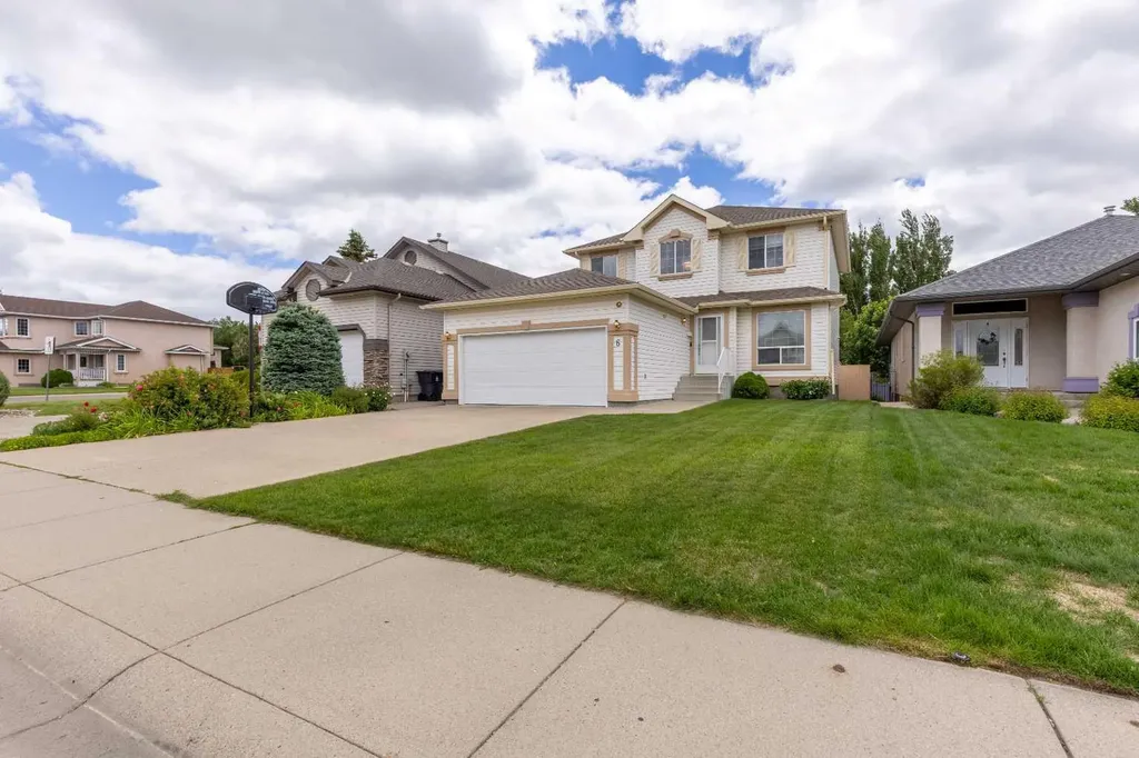 6 Fairmont Cove S Lethbridge AB T1K 7M7