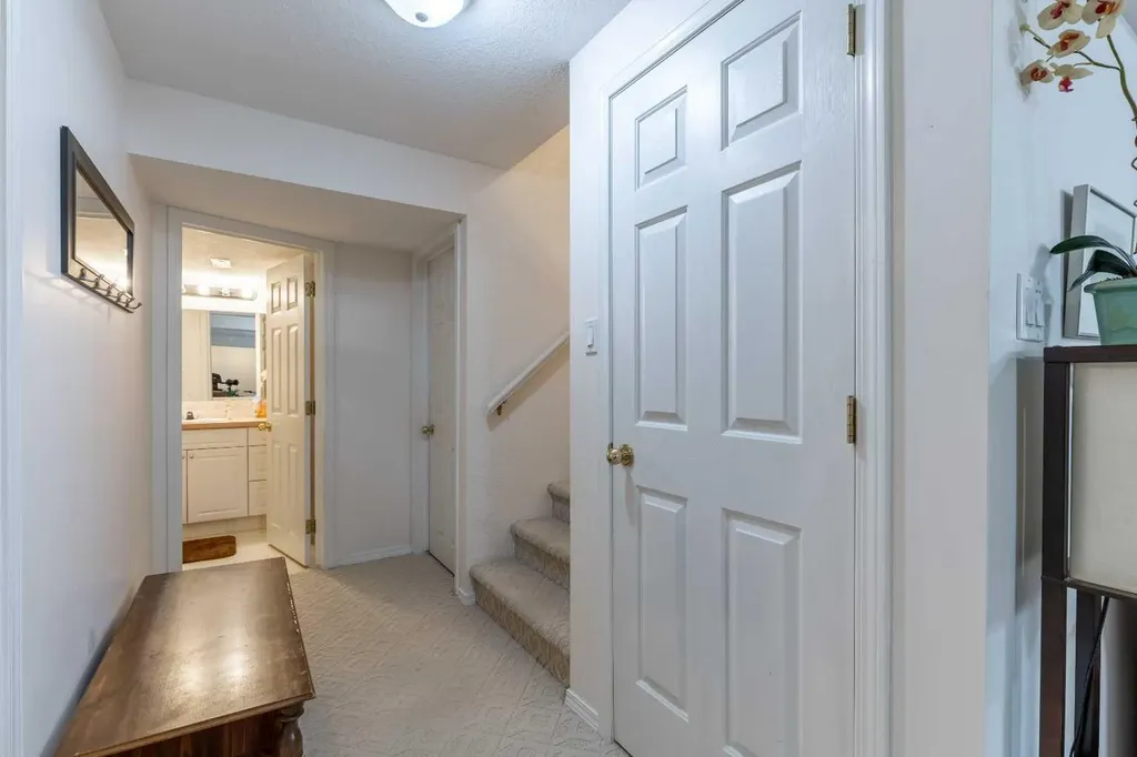 6 Fairmont Cove S Lethbridge AB T1K 7M7