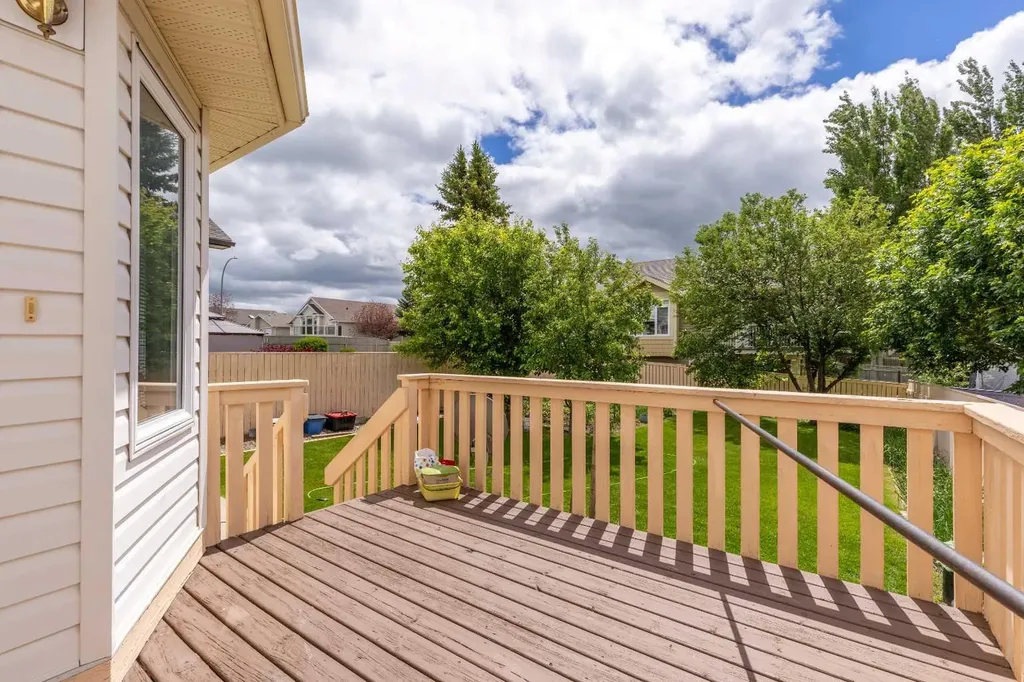 6 Fairmont Cove S Lethbridge AB T1K 7M7