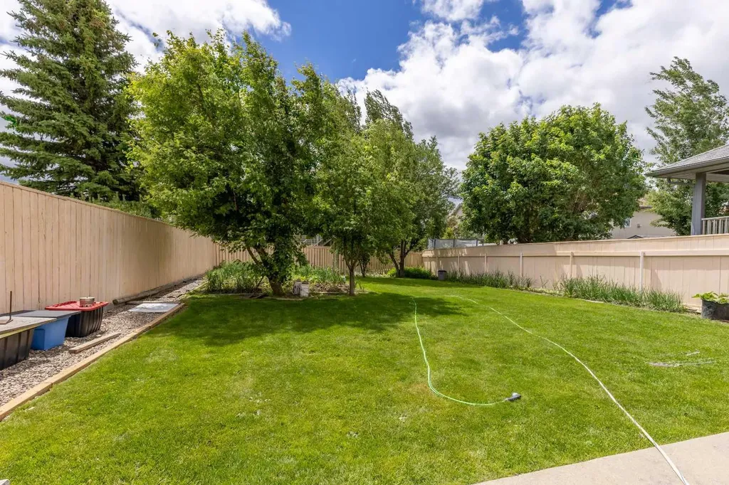 6 Fairmont Cove S Lethbridge AB T1K 7M7