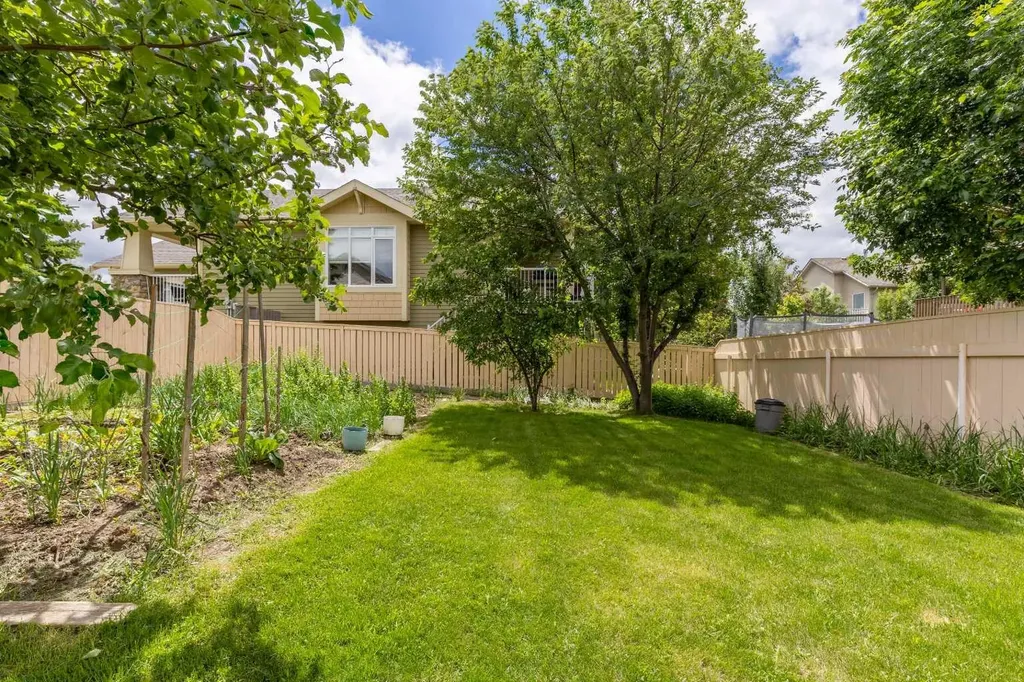 6 Fairmont Cove S Lethbridge AB T1K 7M7