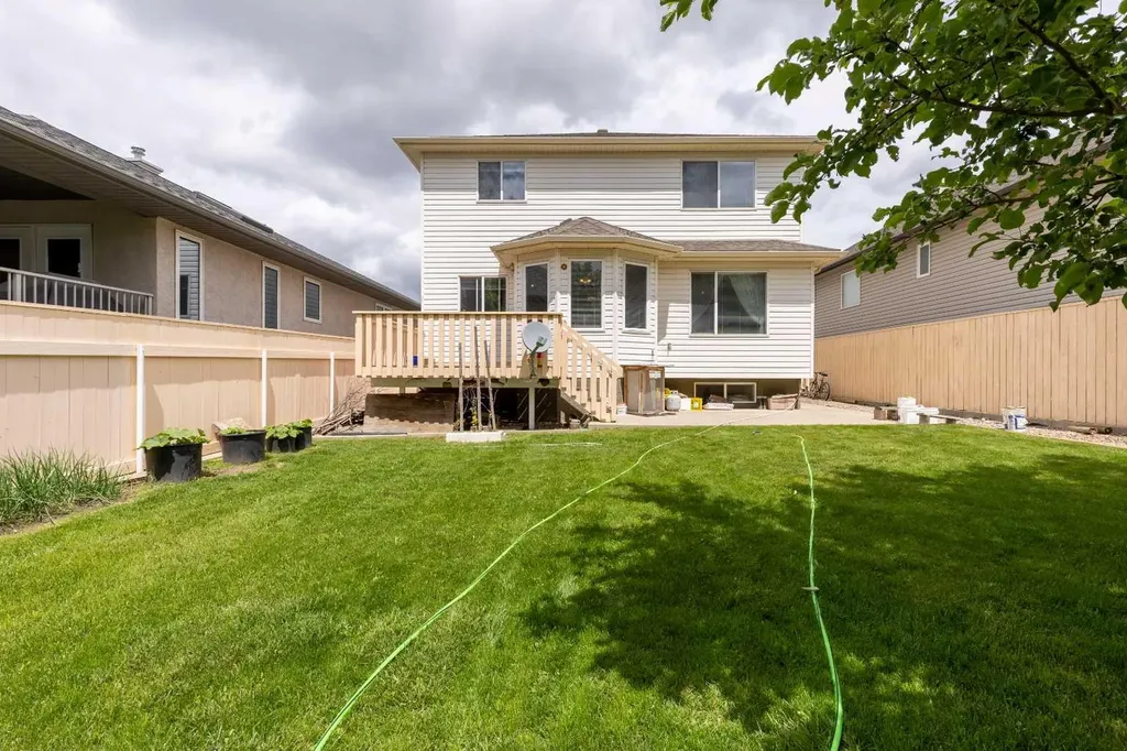 6 Fairmont Cove S Lethbridge AB T1K 7M7