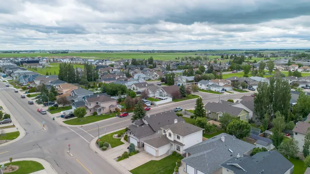 6 Fairmont Cove S Lethbridge AB T1K 7M7