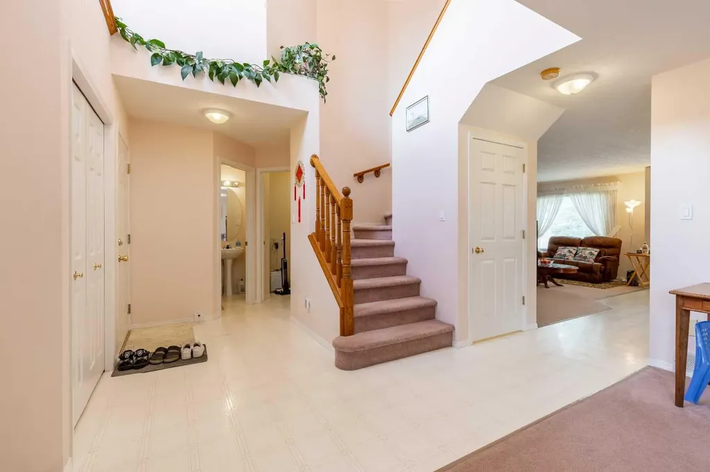 6 Fairmont Cove S Lethbridge AB T1K 7M7