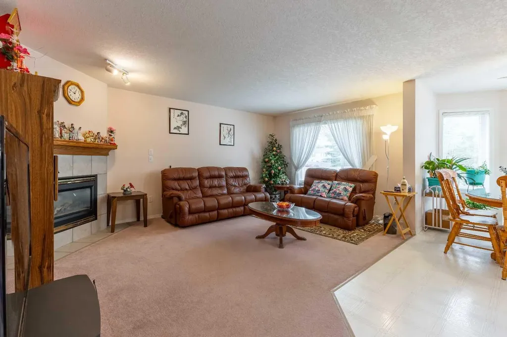 6 Fairmont Cove S Lethbridge AB T1K 7M7