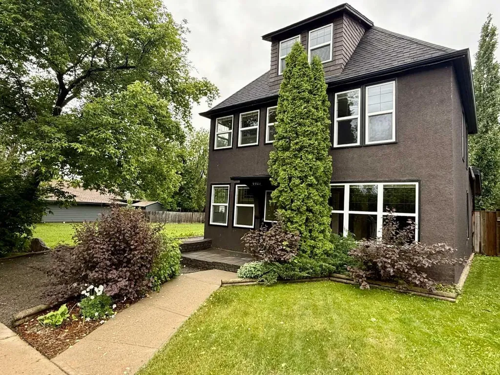 4817 53 Avenue Vermilion AB T9X 1S7