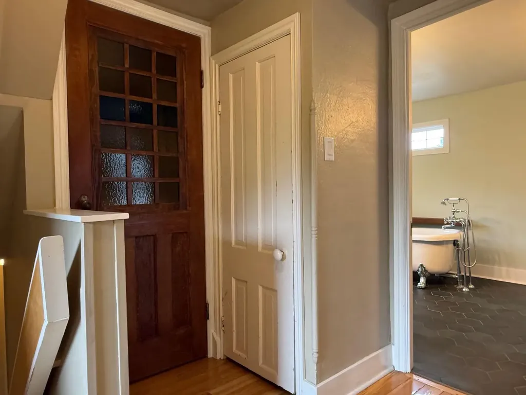4817 53 Avenue Vermilion AB T9X 1S7
