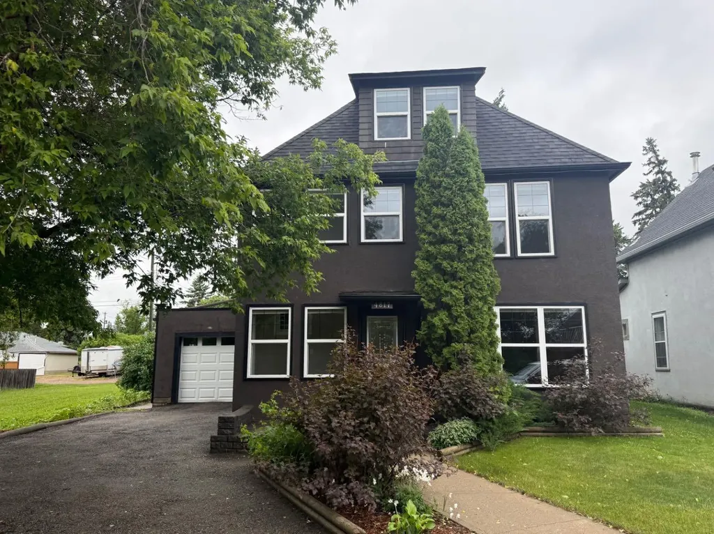 4817 53 Avenue Vermilion AB T9X 1S7