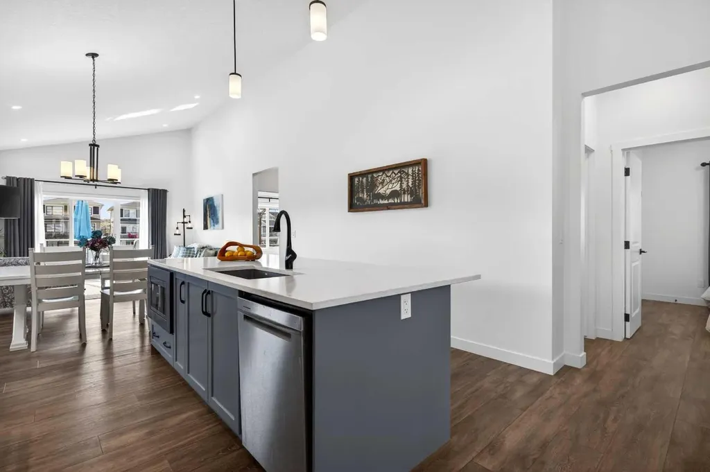 1147 Bayside Drive SW Airdrie AB T4B 5E7