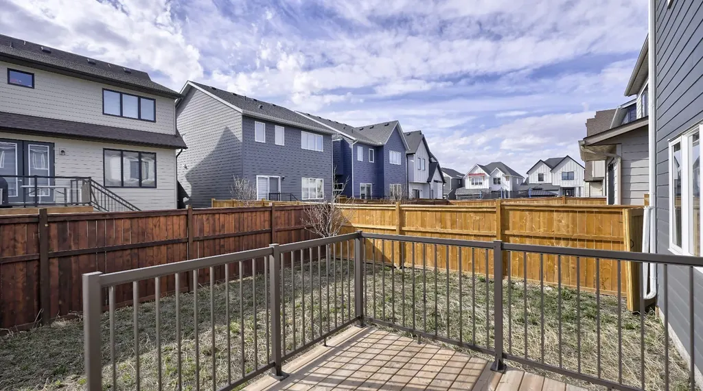 57 Willow Green SW Airdrie AB T4B 5M3