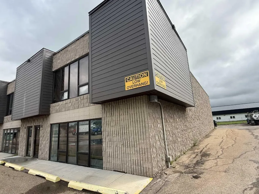 5112 47 Avenue Innisfail AB T4G 1P5