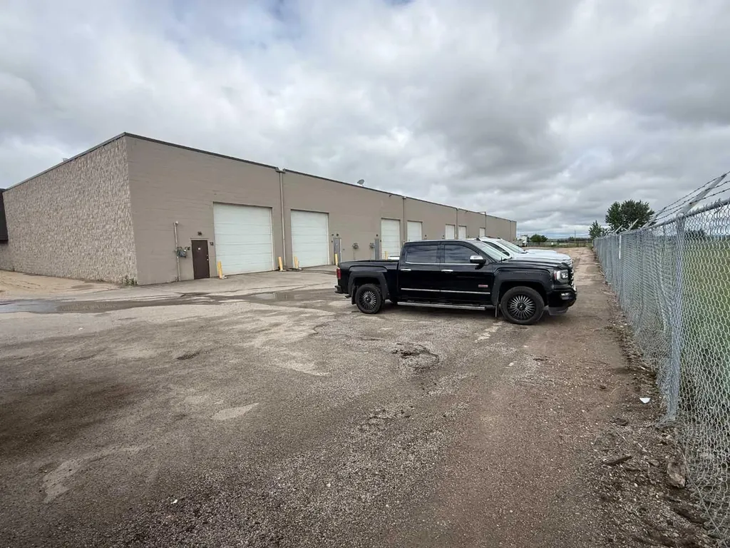 5112 47 Avenue Innisfail AB T4G 1P5