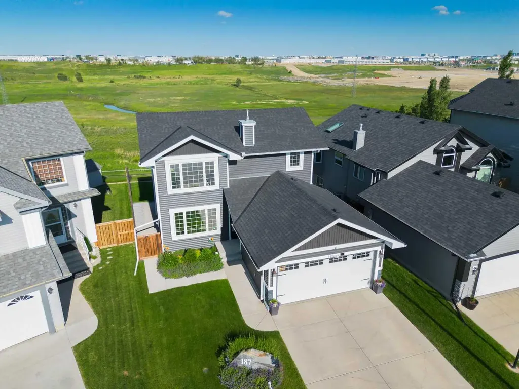 187 Covington Close NE Calgary AB T3k 4L9