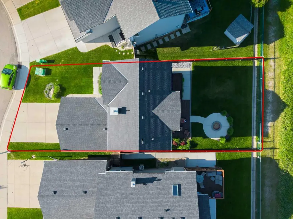 187 Covington Close NE Calgary AB T3k 4L9