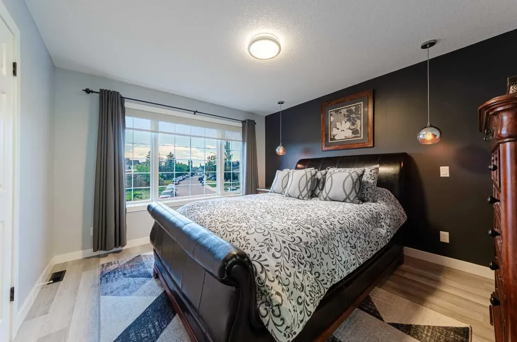 187 Covington Close NE Calgary AB T3k 4L9