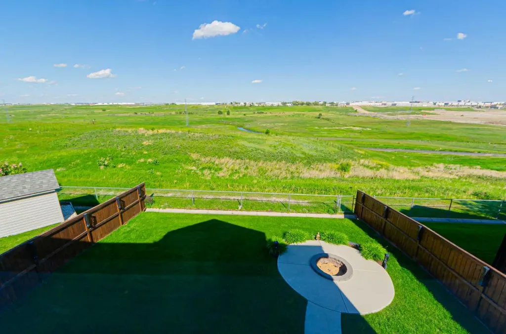 187 Covington Close NE Calgary AB T3k 4L9