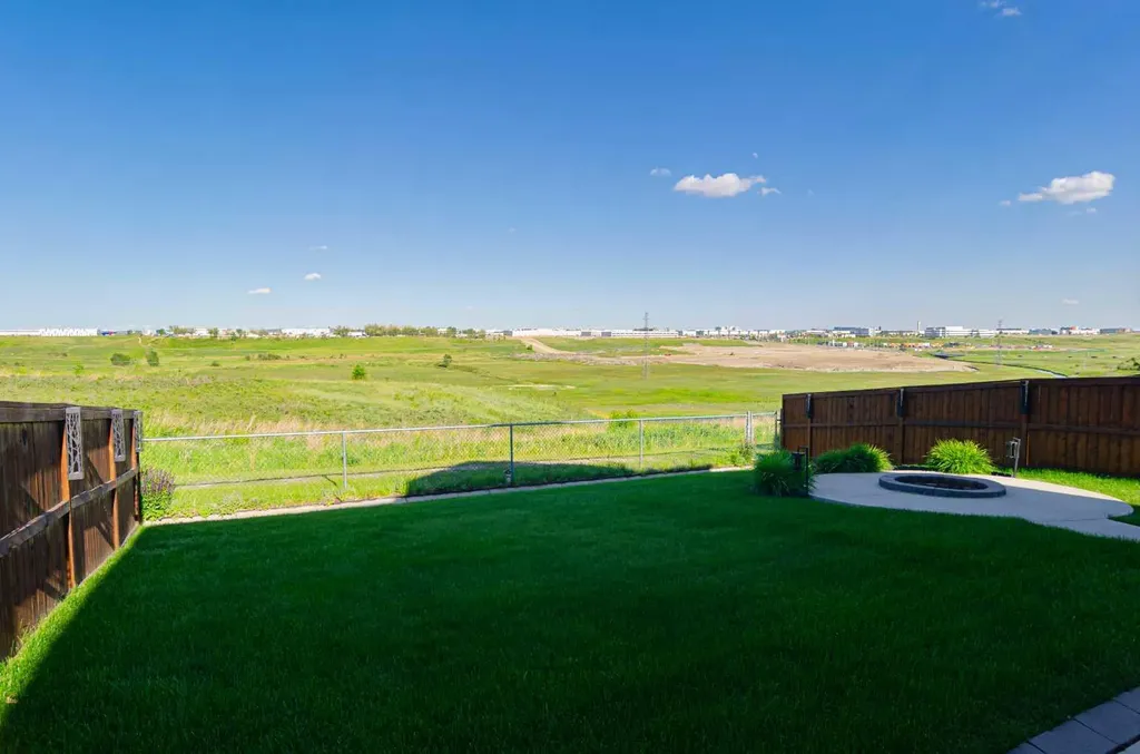 187 Covington Close NE Calgary AB T3k 4L9