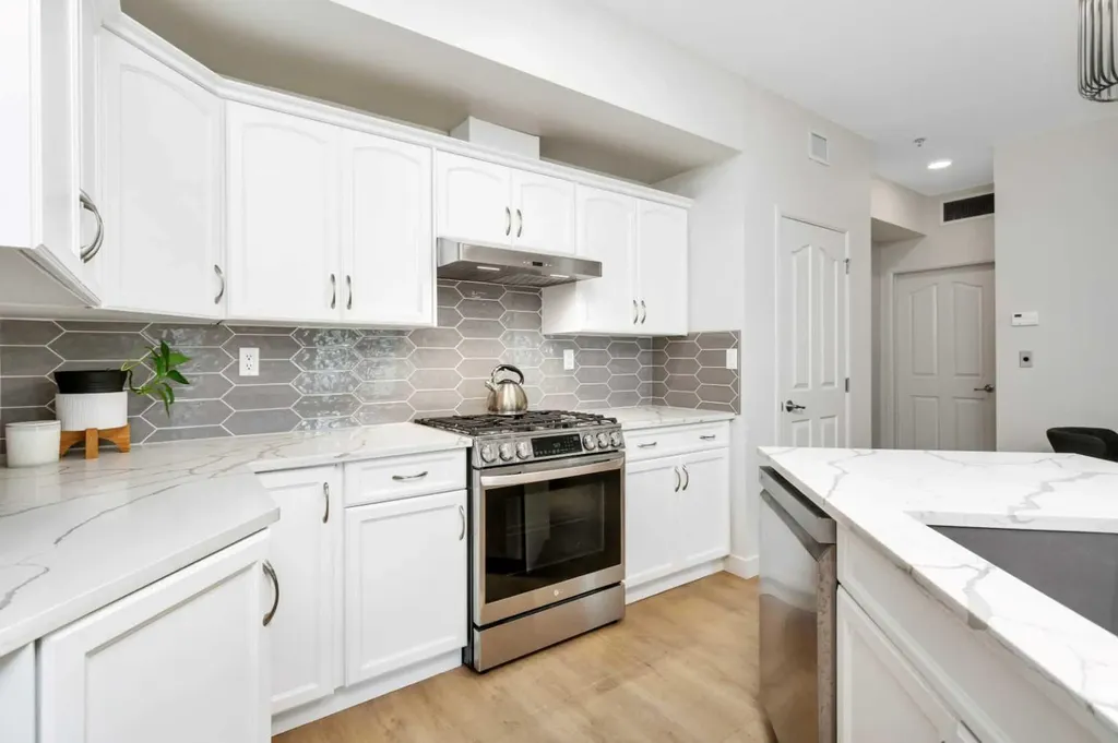 5040 53 Street Sylvan Lake AB T4S 0E1