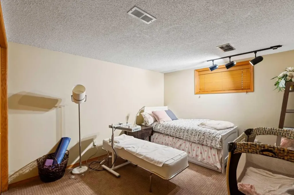 3620 9 Street SW Calgary AB T2T3C7