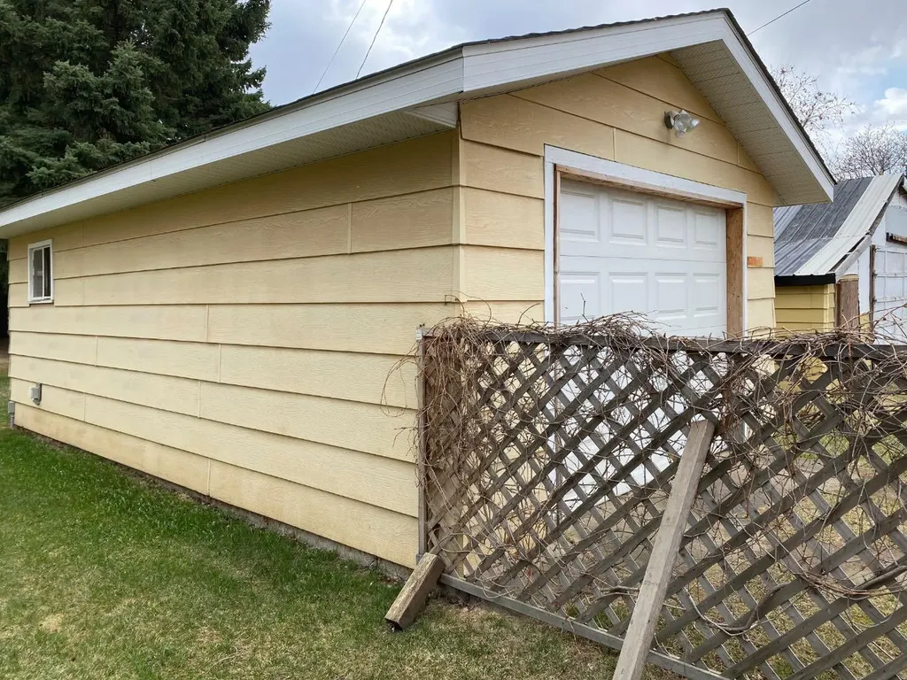 5316 47 Street Lloydminster AB T9V 0G6
