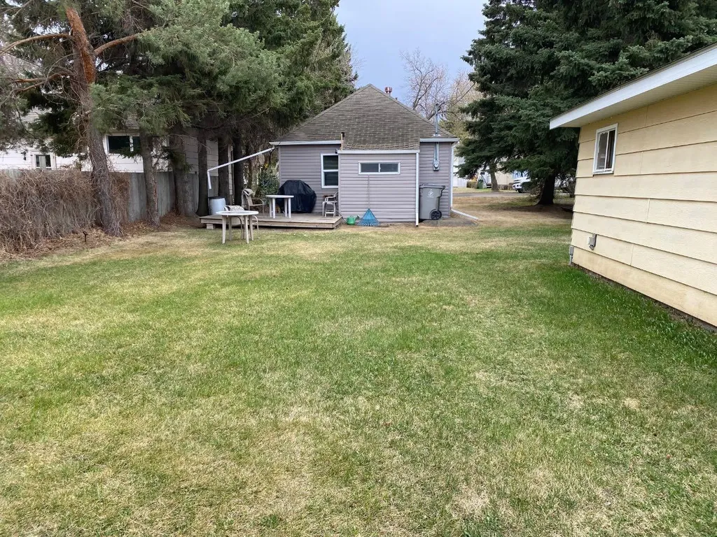 5316 47 Street Lloydminster AB T9V 0G6