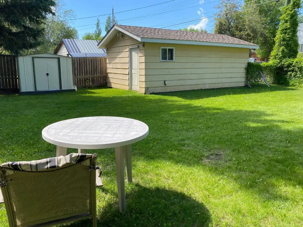 5316 47 Street Lloydminster AB T9V 0G6