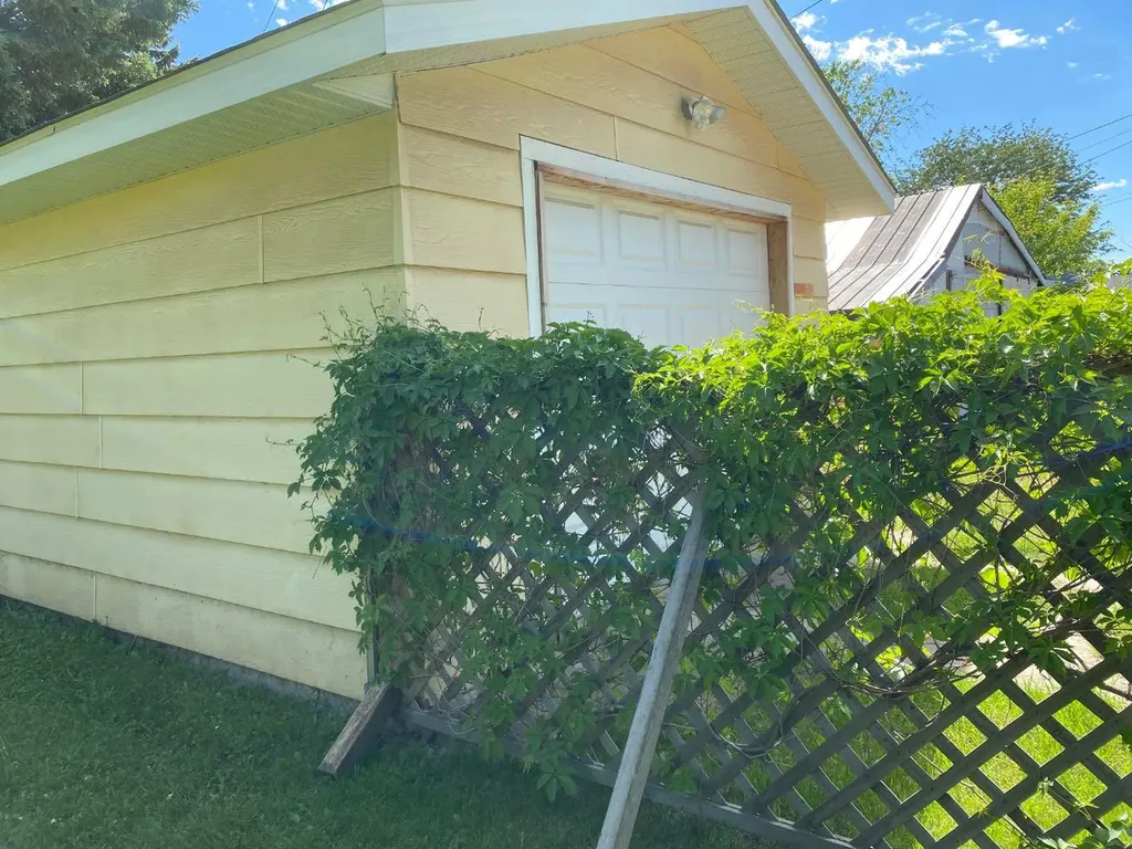 5316 47 Street Lloydminster AB T9V 0G6