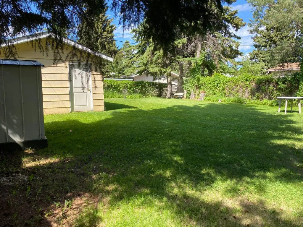 5316 47 Street Lloydminster AB T9V 0G6