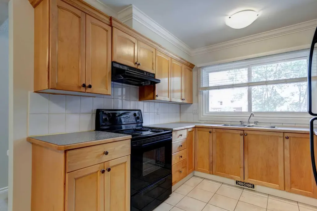1305 Glenmore Trail SW Calgary AB T2V 4Y8