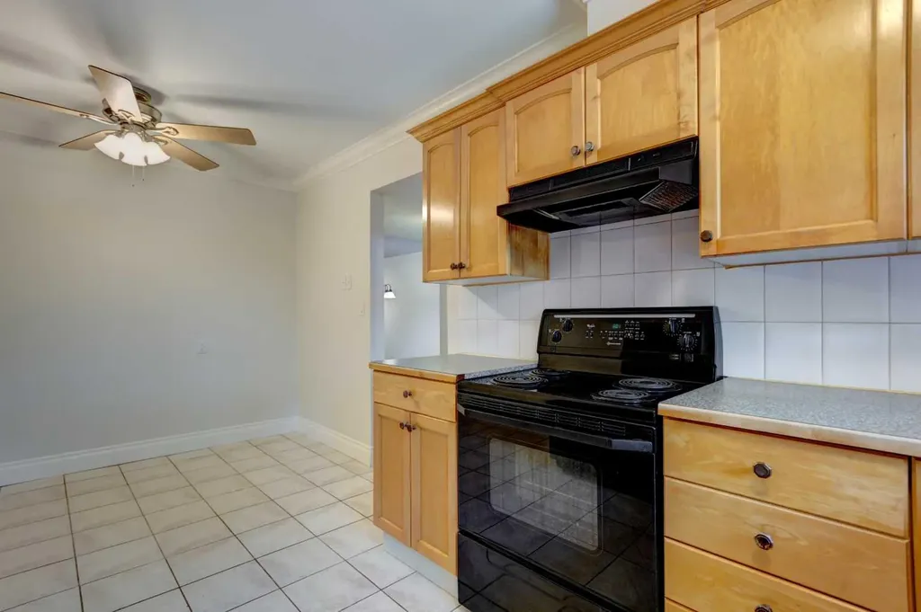1305 Glenmore Trail SW Calgary AB T2V 4Y8