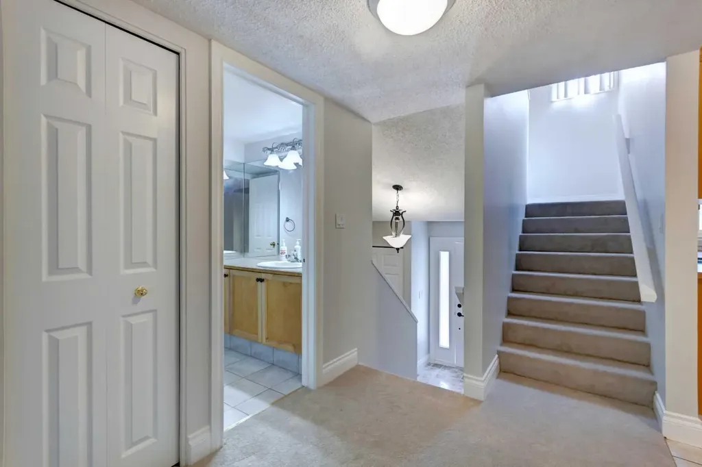 1305 Glenmore Trail SW Calgary AB T2V 4Y8