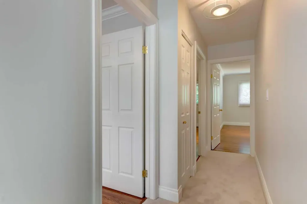 1305 Glenmore Trail SW Calgary AB T2V 4Y8