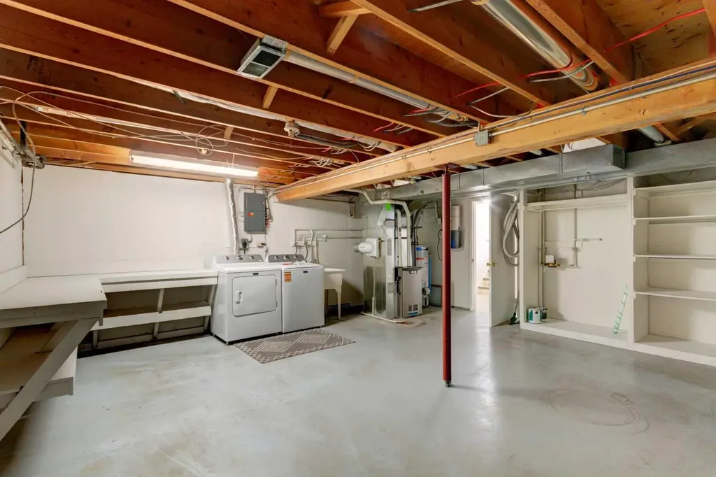 1305 Glenmore Trail SW Calgary AB T2V 4Y8