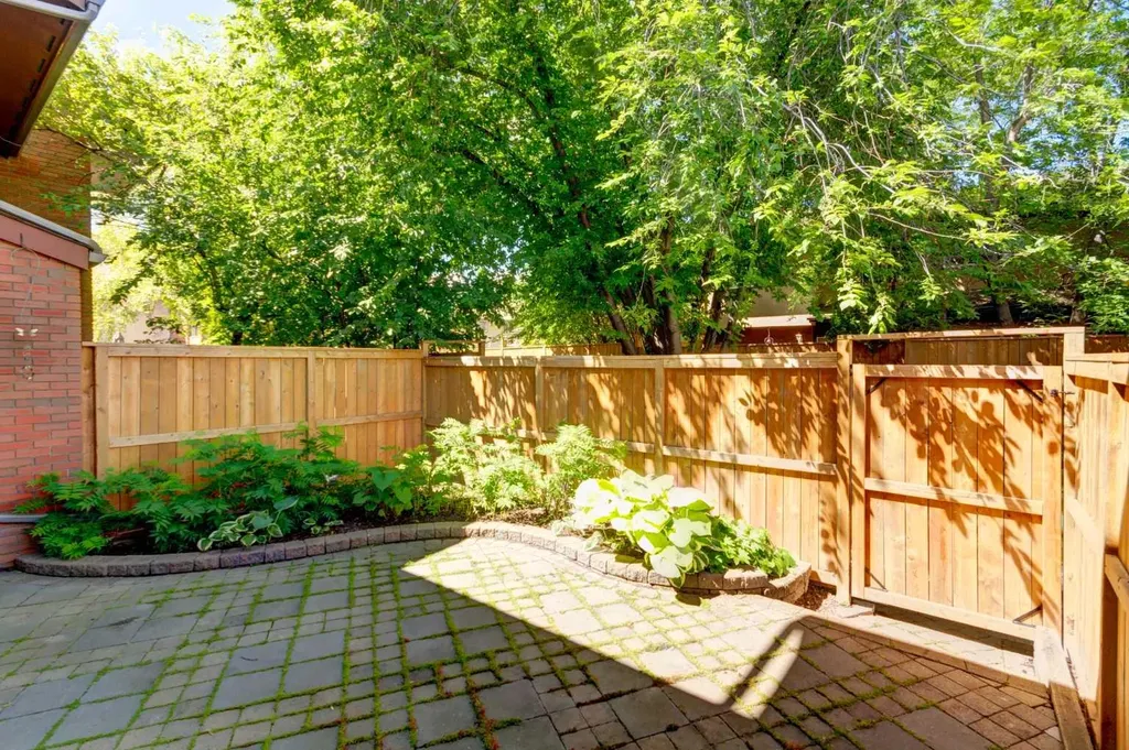 1305 Glenmore Trail SW Calgary AB T2V 4Y8