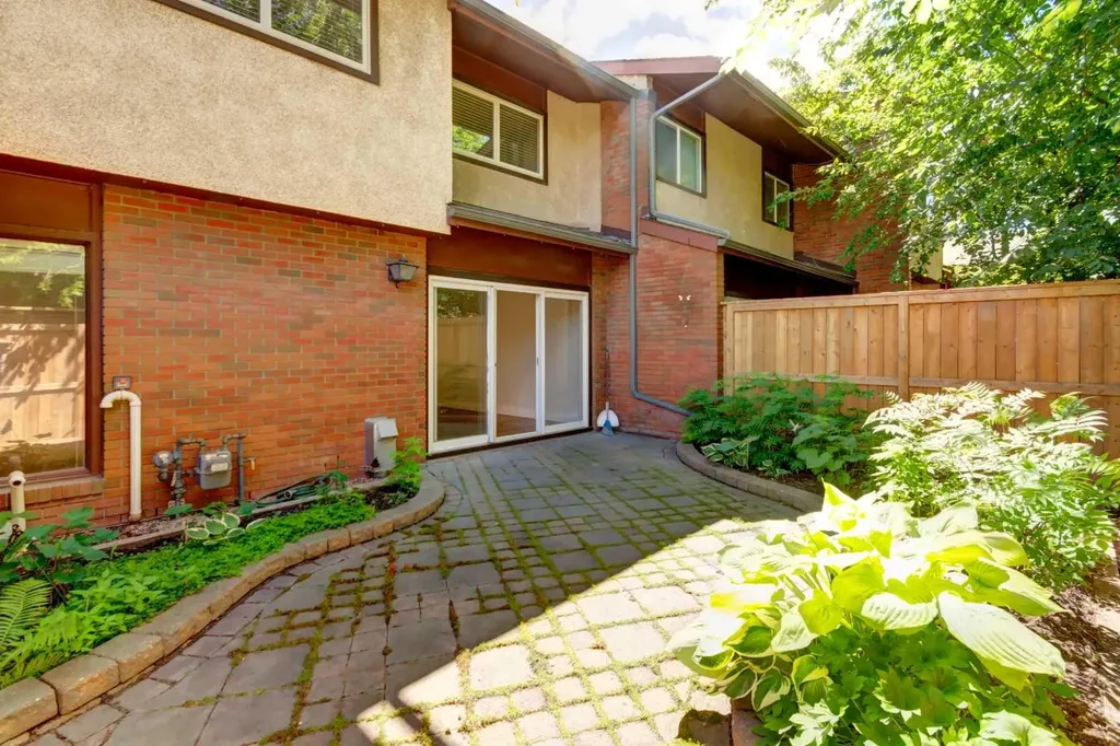 1305 Glenmore Trail SW Calgary AB T2V 4Y8