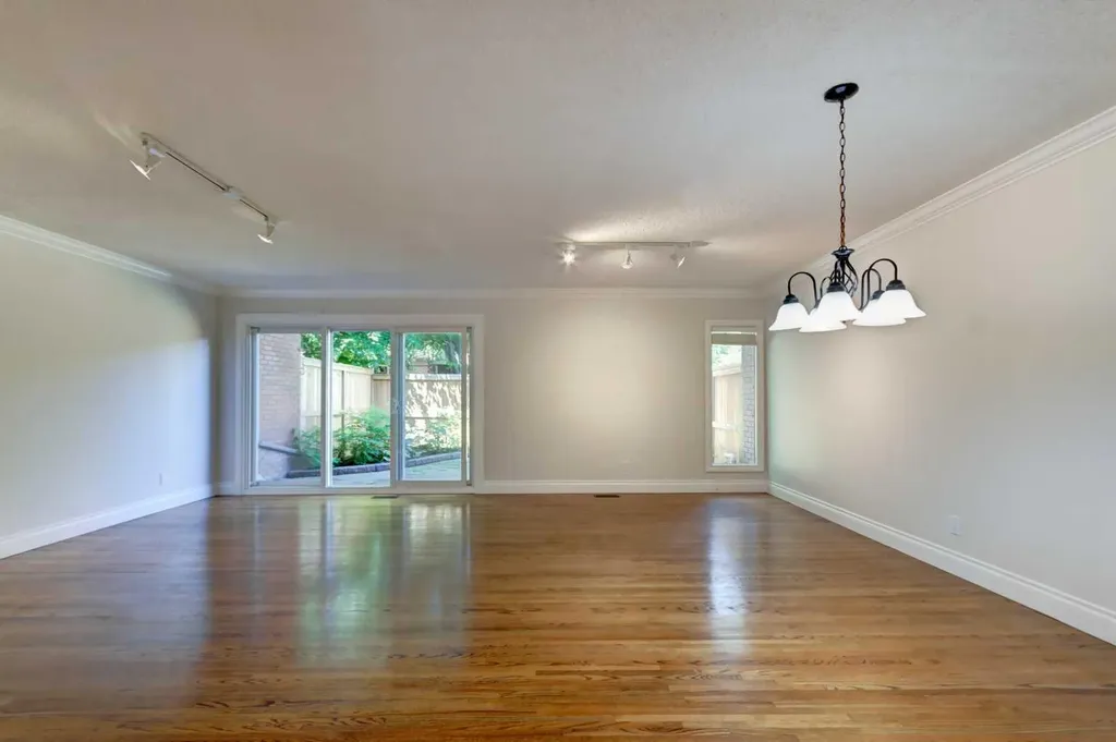 1305 Glenmore Trail SW Calgary AB T2V 4Y8