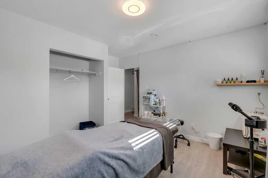 52 Fay Road SE Calgary AB T2H 1H4