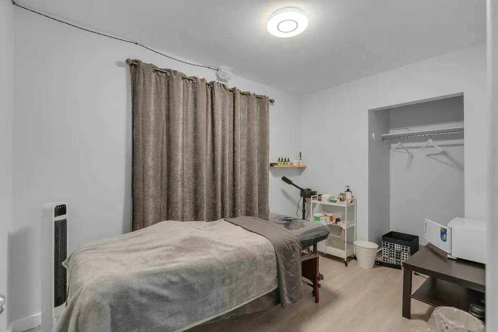 52 Fay Road SE Calgary AB T2H 1H4