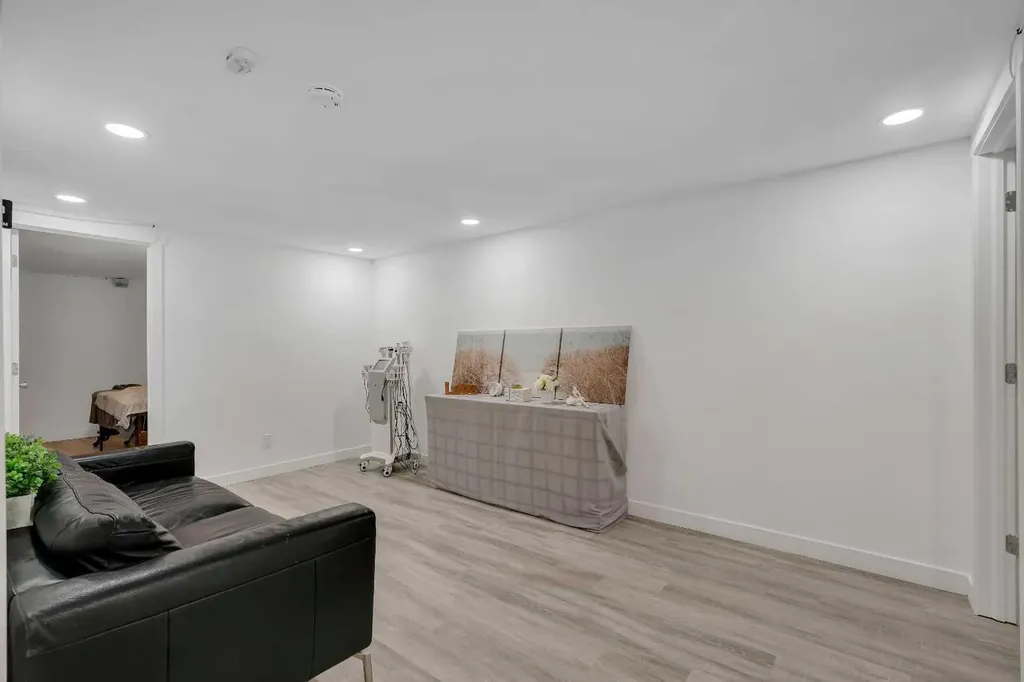 52 Fay Road SE Calgary AB T2H 1H4
