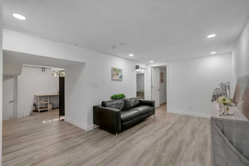52 Fay Road SE Calgary AB T2H 1H4