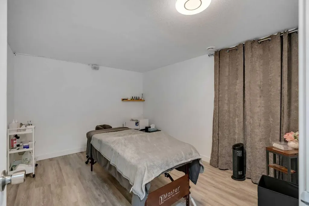52 Fay Road SE Calgary AB T2H 1H4