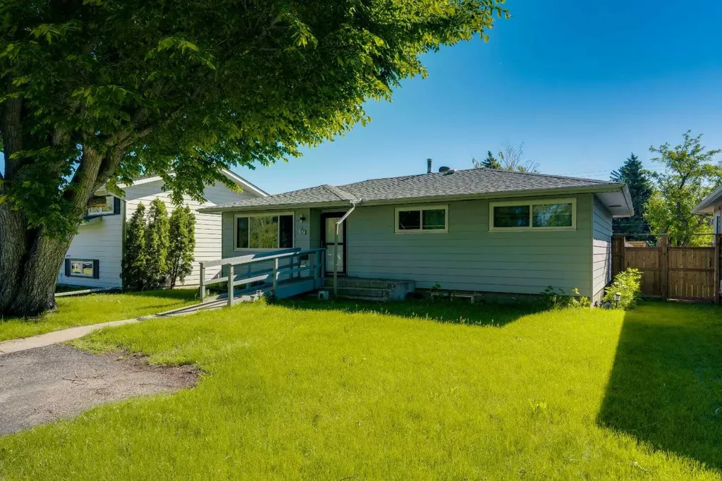 52 Fay Road SE Calgary AB T2H 1H4